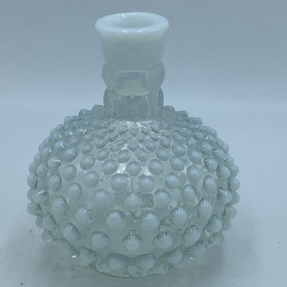 Moonglow Opalescent Hobnail Bottle - Picture 3 of 10